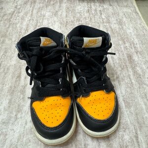 Nike Jordans Kids Black and Yellow | Toddler 9C